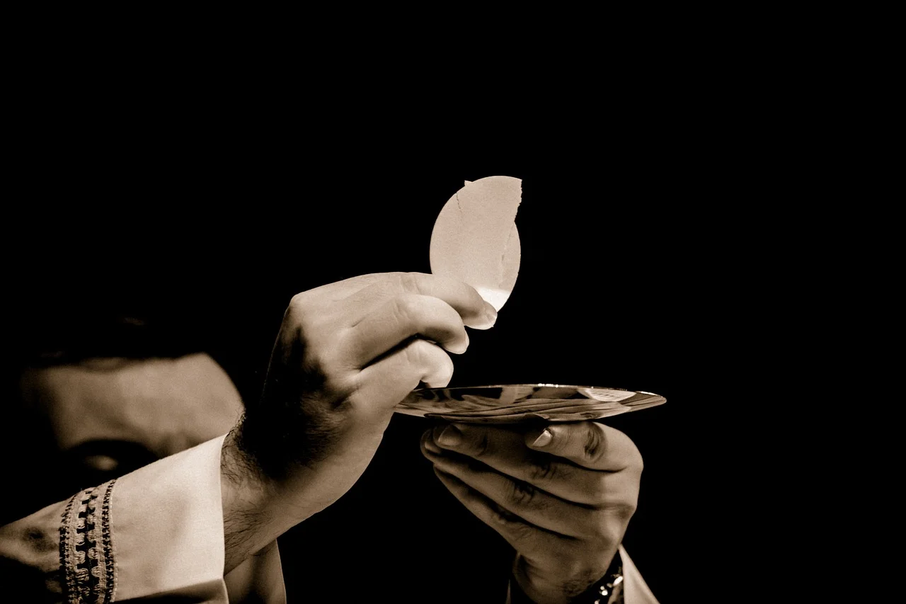 Eucharystia a wyznanie wiary: co znaczy wierzyć w realną obecność